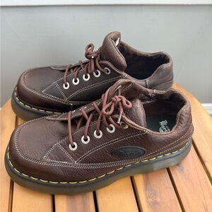 Dr. Martens Buzz 5-Eye Grizzly